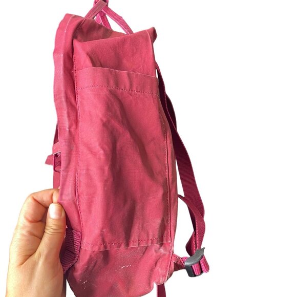 Fjallraven "Kanken" Maroon Backpack, 13" Laptop Sleeve -- Beat Up But Good - Picture 4 of 13